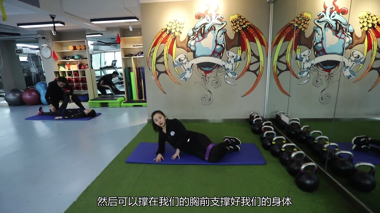 臀部基础训练怎么做