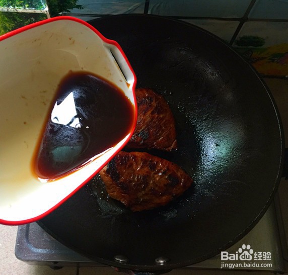 如何做出好吃的杨梅酒秘制酱里脊肉