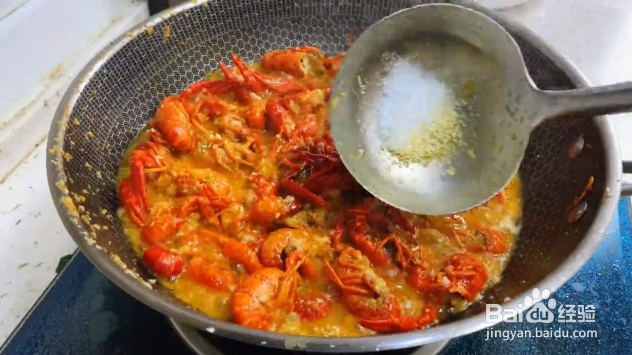 超级美味的金汤蒜蓉小龙虾要怎么制作