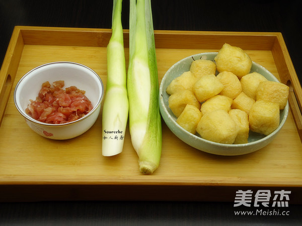 茭白焖豆腐的做法