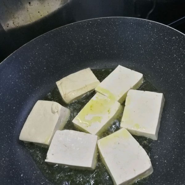 豆腐砂锅鱼头煲