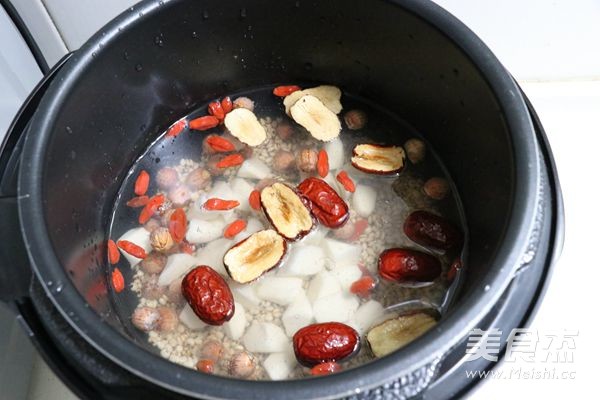 山药薏仁养生粥