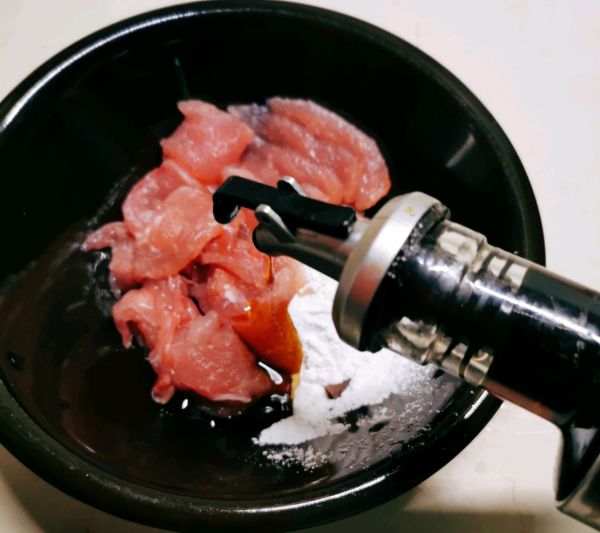 酱香菌菇炒肉片