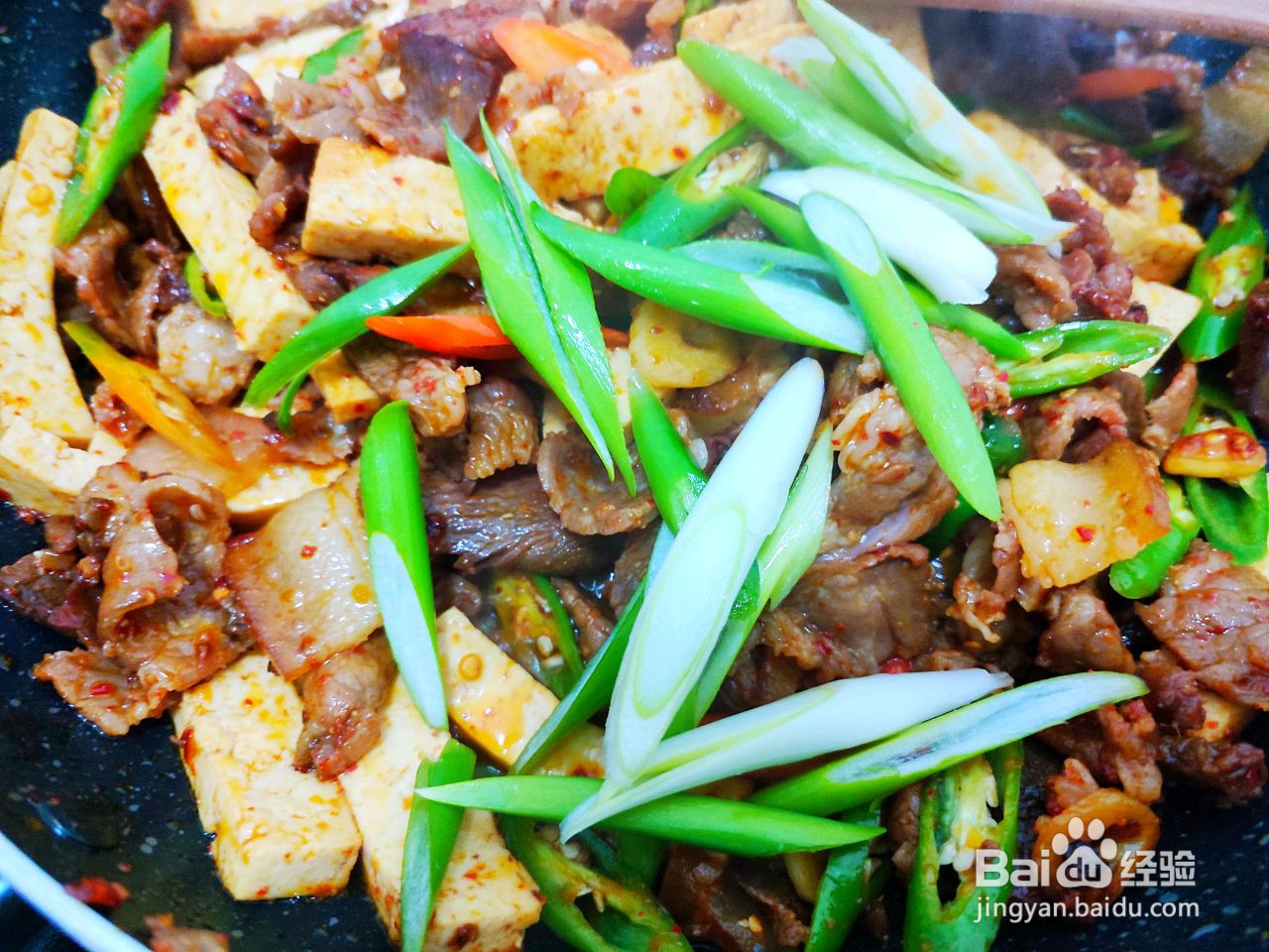 豆腐炒腊肉的做法