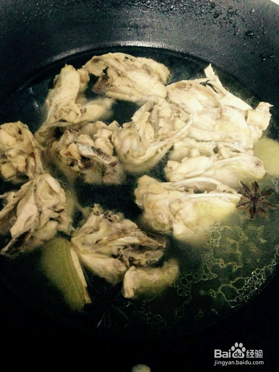 酸豆角顿鸡叉的做法