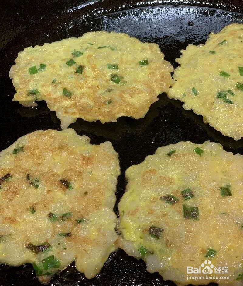 米饭鸡蛋饼怎么做
