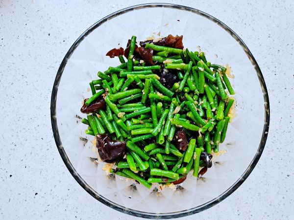 蒜泥豆角拌木耳