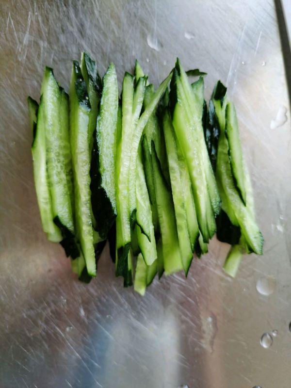 酸酸甜甜拌冷面
