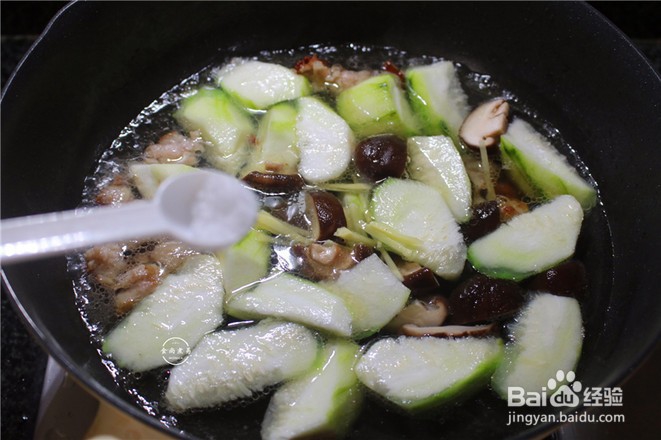 丝瓜瘦肉冬菇汤、