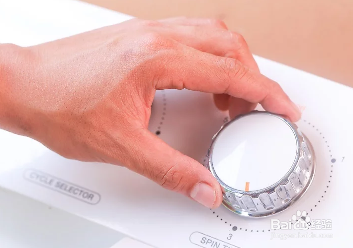 衣服沾上口香糖怎么办?