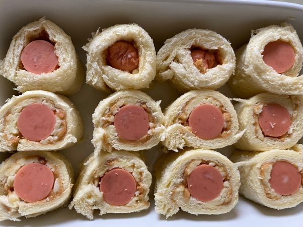 芝士香肠吐司卷