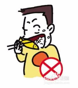 鱼刺卡喉咙该怎么办呢？真该吞饭，喝醋吗？