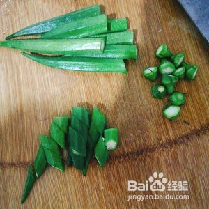 养生食补秋葵藕丁养生小炒的做法