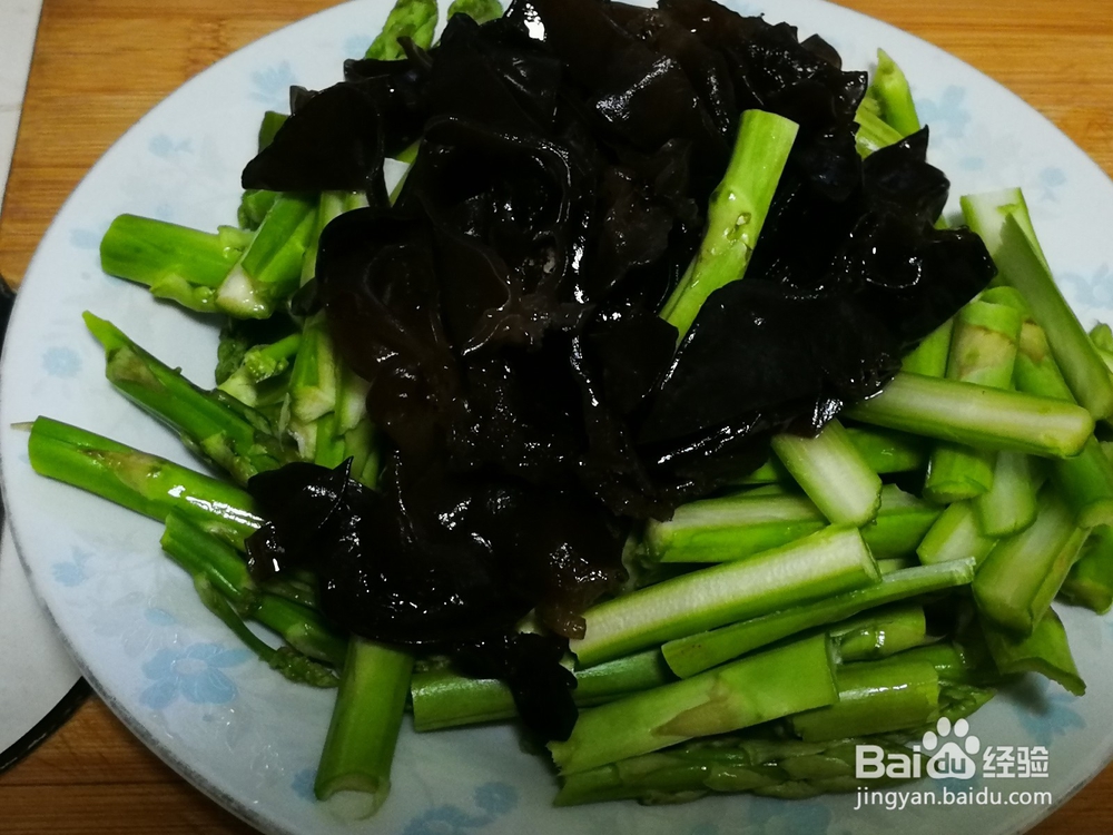 食材相同也能做出不一样风味的-黑木耳炒芦笋