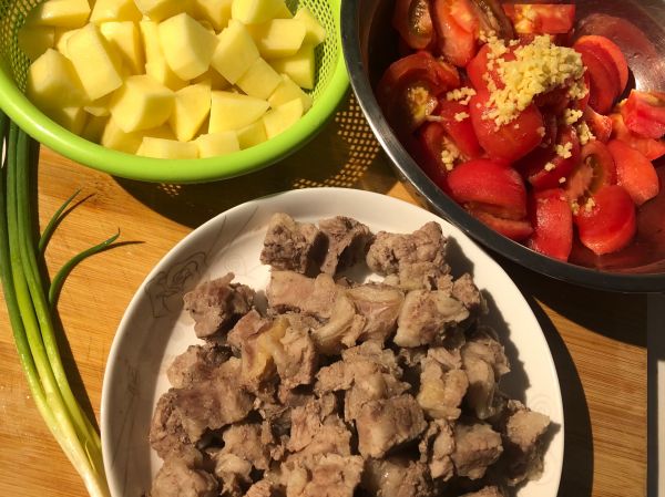番茄土豆炖牛腩