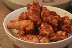 在家制作美味的香辣炸鸡翅