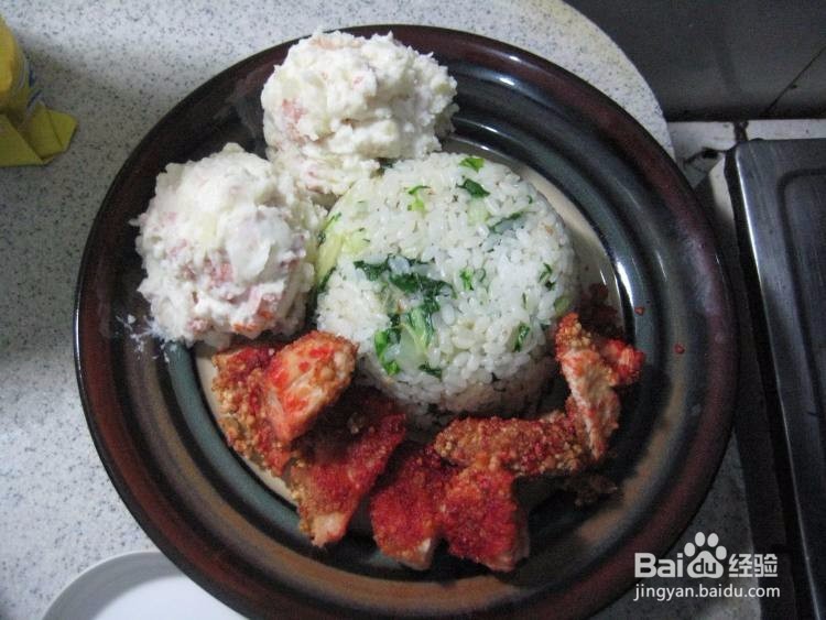 一品正新鸡排土豆泥菜饭的做法