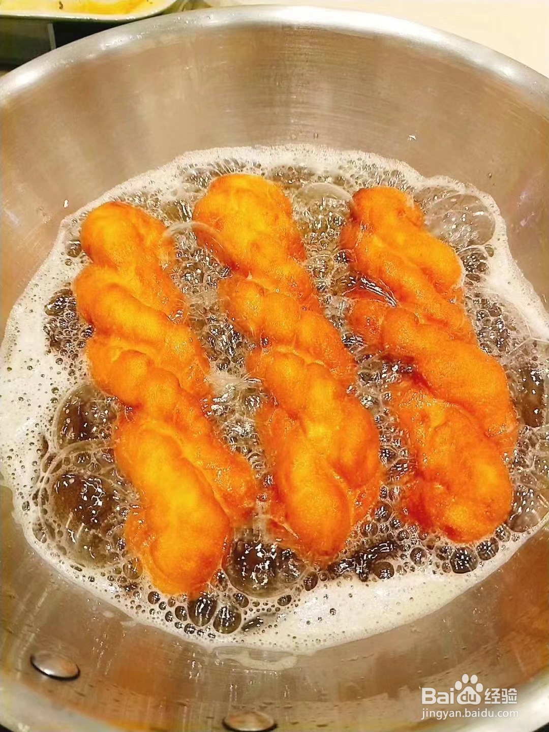 在家做油条 蓬松酥脆 凉了还不硬