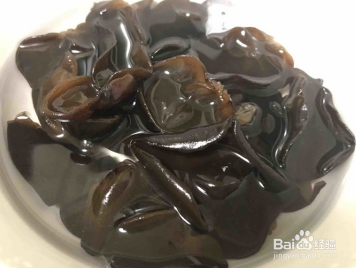 莴笋木耳炒鸡蛋来啦，特别好吃又简单