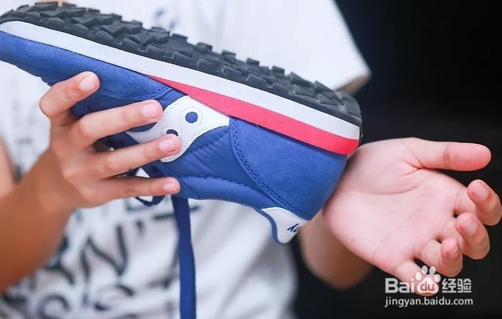 如何用小苏打去除脚臭