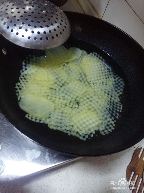 自制麻辣薯片的做法,薯片怎么做好吃又香脆