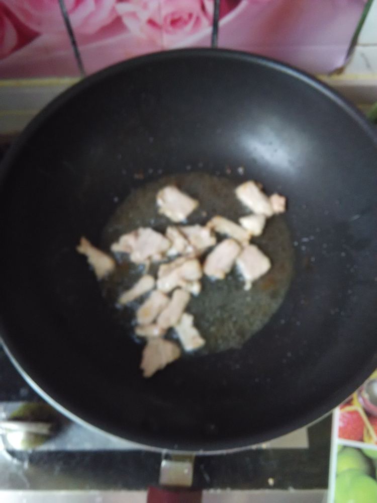 黑木耳炒肉片的做法，味道特别棒！