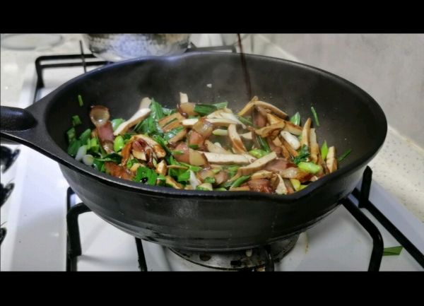 青蒜香干炒腊肉