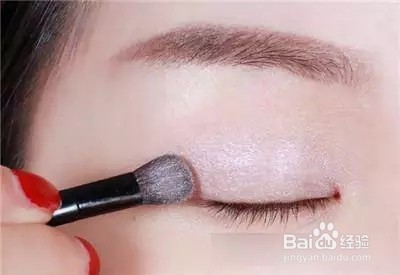 眼部化妆详细步骤？
