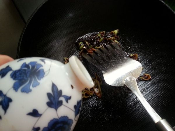 豆酱茄子条拌刀削面