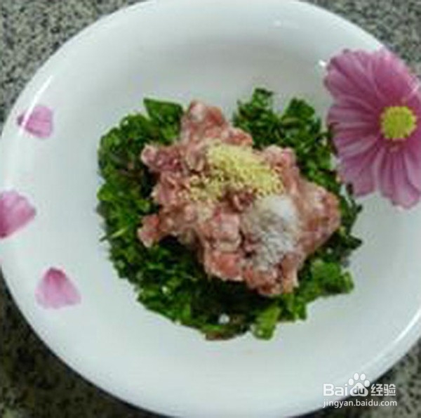 荠菜肉馅煎饺做法
