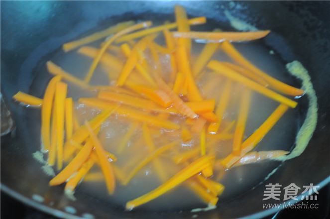 胡萝卜炒黄瓜条