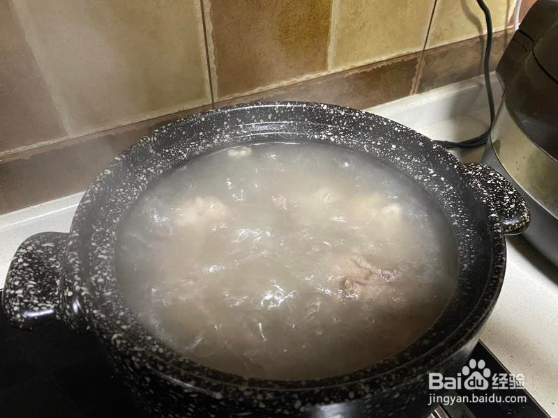 筒子骨海带汤的做法