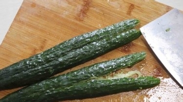 凉拌脆爽鲜黄瓜的做法
