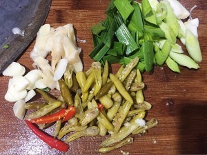 泡椒鸭肠的做法