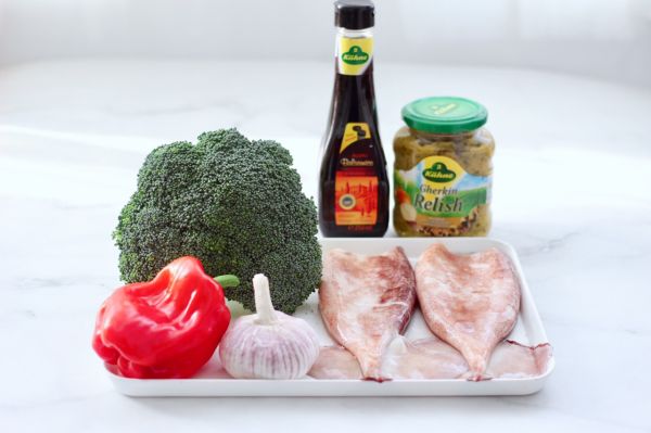 鱿鱼卷拌西兰花