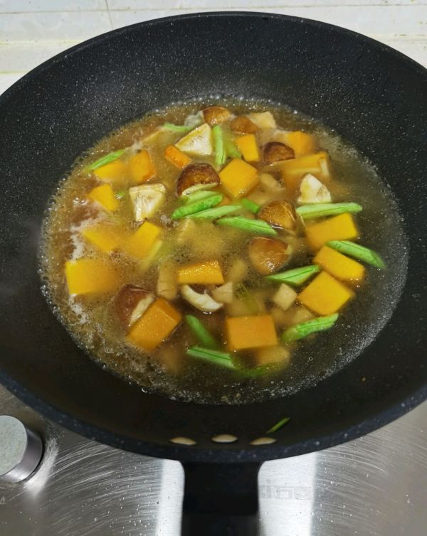 南瓜鸡肉藜麦饭