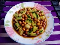 怎样做酸辣花生拌黄瓜