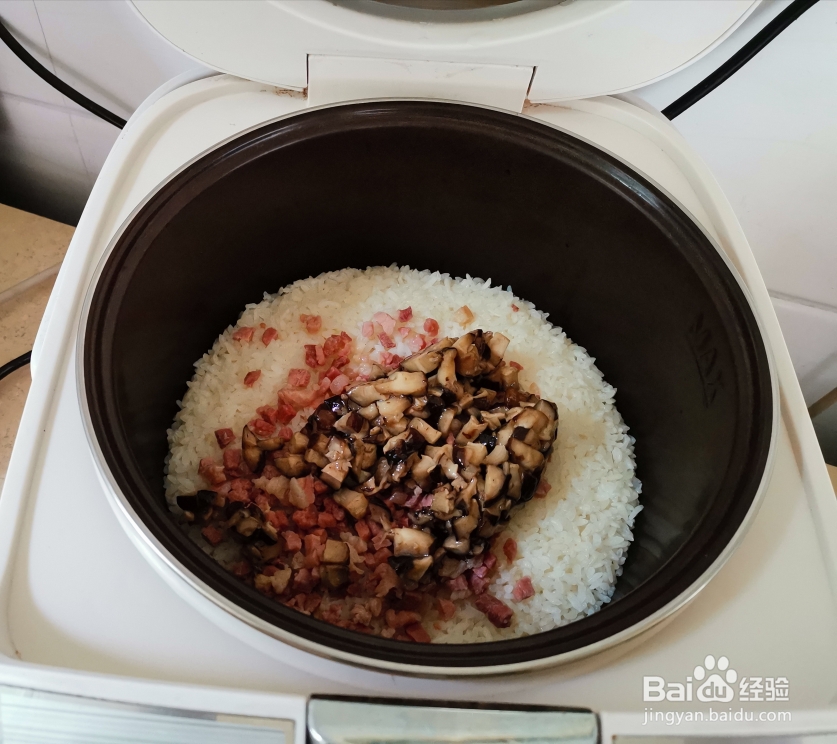 爽脆可口的油版咸肉菜饭