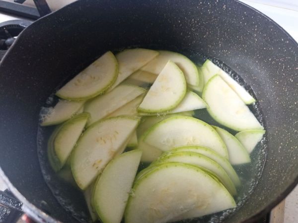 韩式辣拌西葫芦片