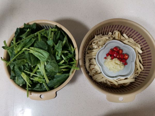低脂凉拌菠菜豆腐皮