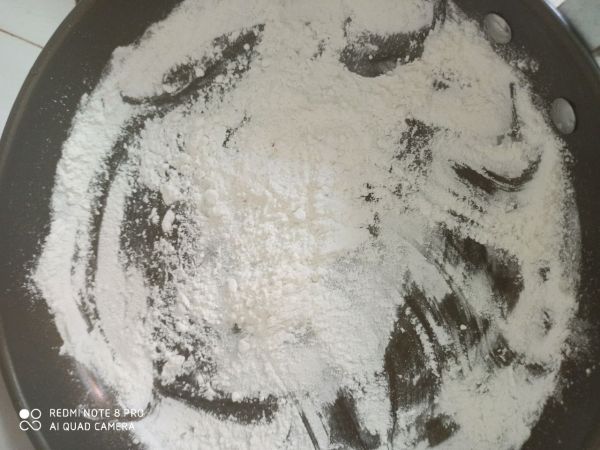 奶黄馅冰皮月饼