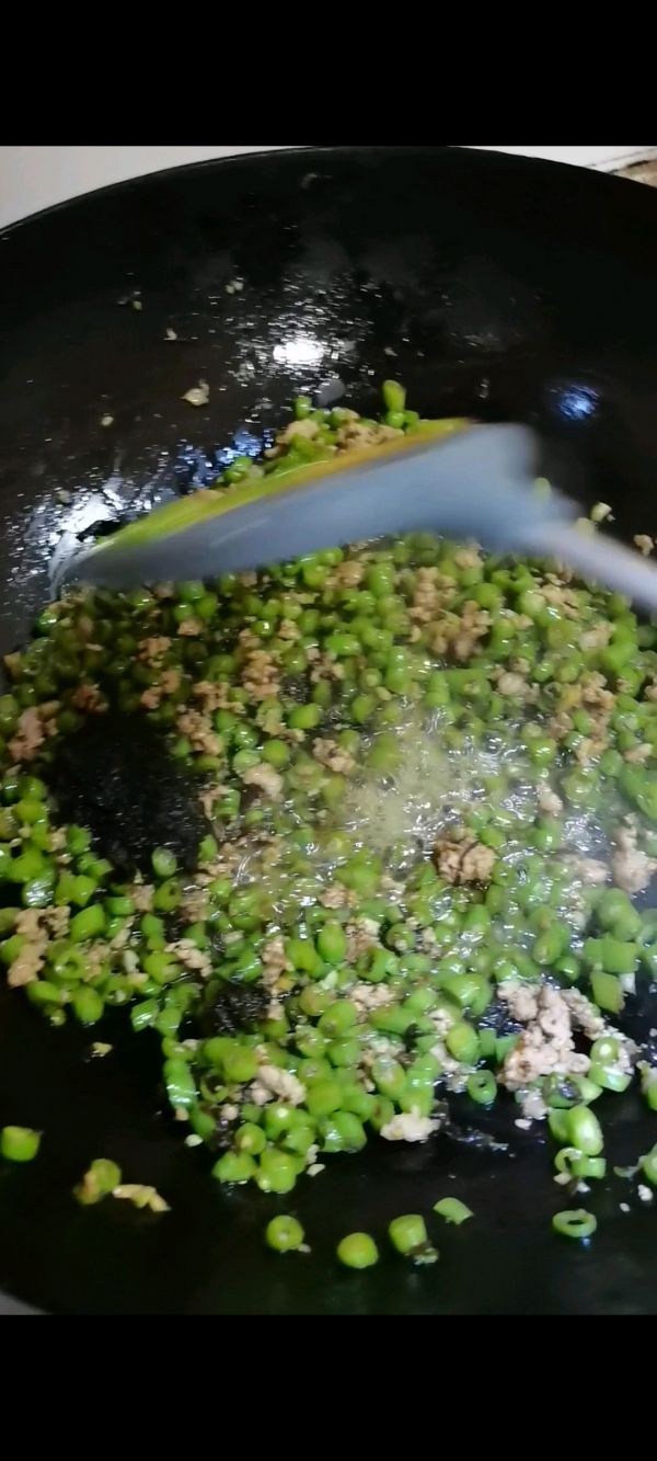 榄菜豆角炒肉粒