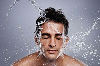 三四十岁了脸上为什么还长痘痘