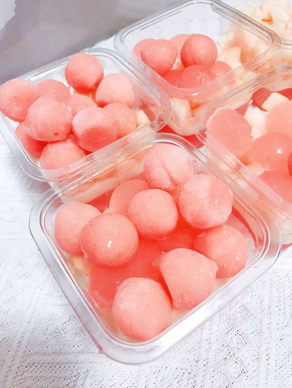 粉嫩牛奶蜜桃果冻