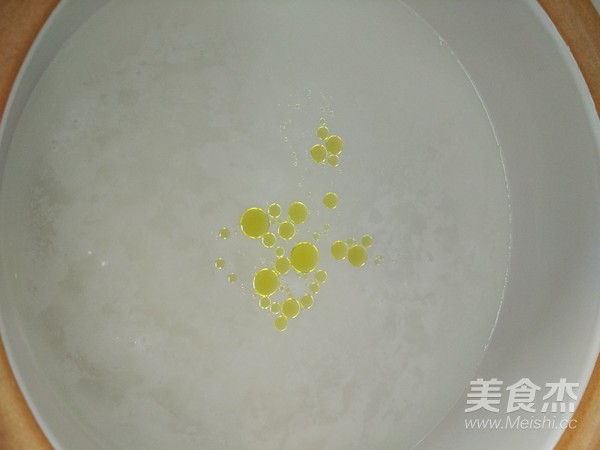 香菇滑鸡粥的做法