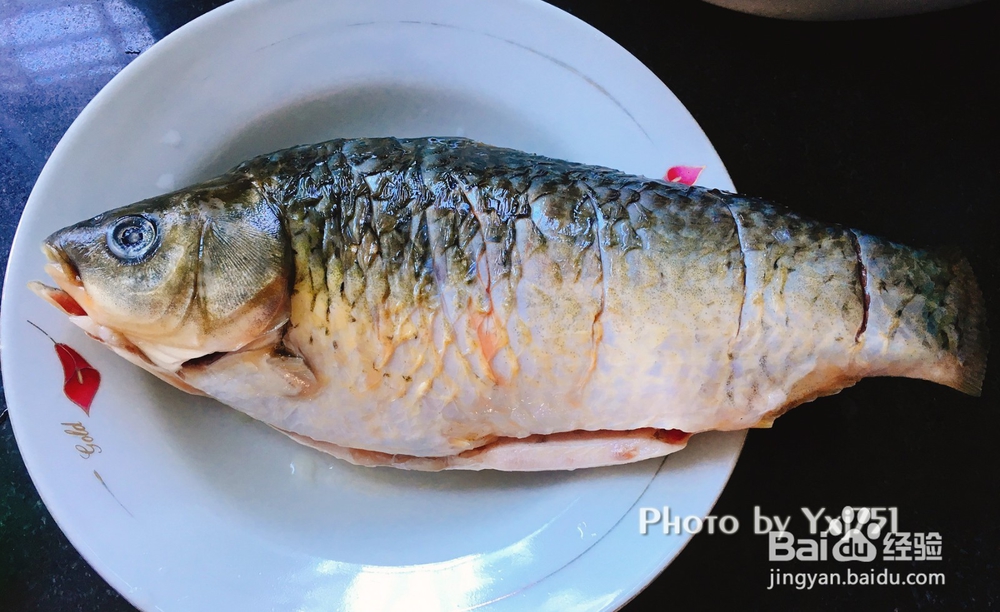鲜鲜的红烧鲫鱼