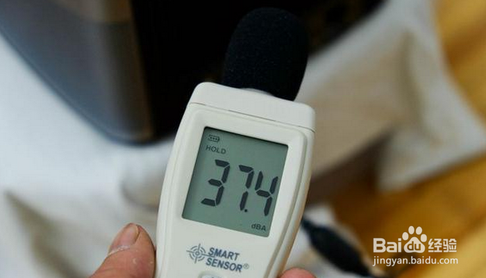 轻松替代传统电视：极米智能投影体验