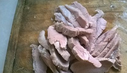 洋葱炒木耳是怎做的