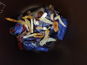 乌鸡山药鲜汤【美容养颜】