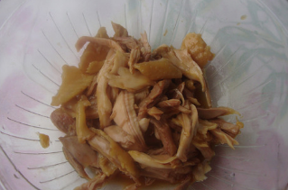 豌豆玉米炒鸡肉是怎么做的